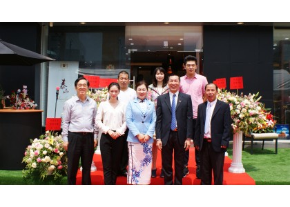 泰中侨商联合会副会长于琳琳辖下“泰山品牌国际体验店”隆重开业